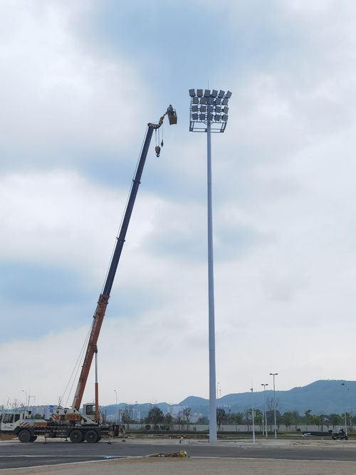 최신 회사 사례 축구 경기장용 1250W 높은 기둥 조명 설치