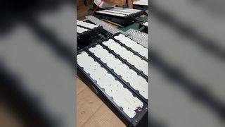 내구성이 뛰어난 LED 높은 마스트 조명 30°-90° 빔 각도 스포츠 농구장 경기장